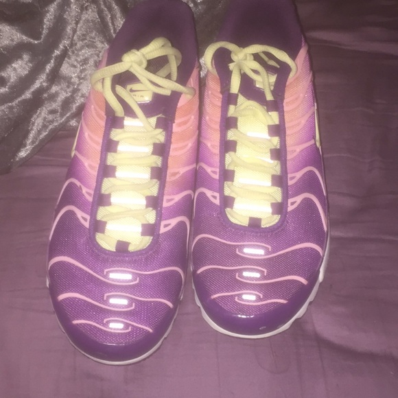 air max plus white pink yellow